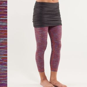 *Vintage* Lululemon Yin To You Crop **Great Condition